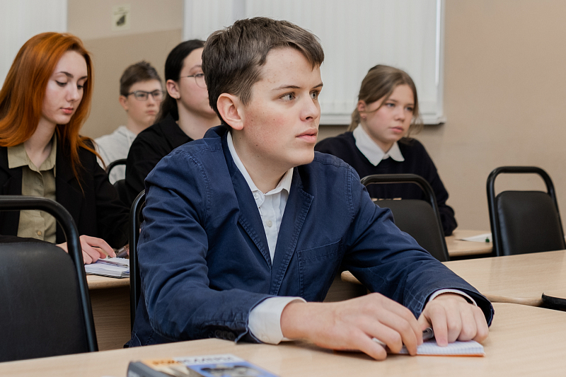 Школьников научили видеть юридические закономерности и мыслить как юристы