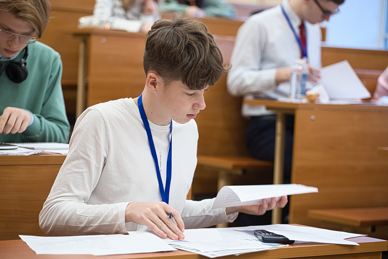 Юные химики погрузились в науку на зимнем интенсиве