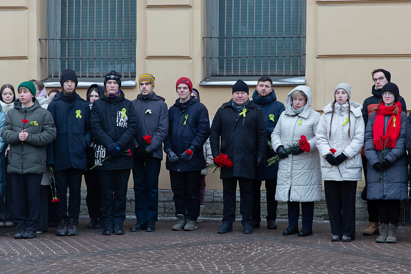 Петербургские школьники почтили подвиг учителей-блокадников