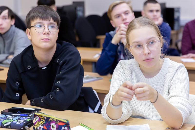 В РГПУ им. А. И. Герцена завершилась профильная смена Академии талантов по географии