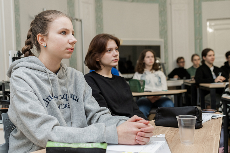 Профильная смена по экологии прошла в Каменноостровском дворце в рамках подготовки к региональному этапу ВсОШ